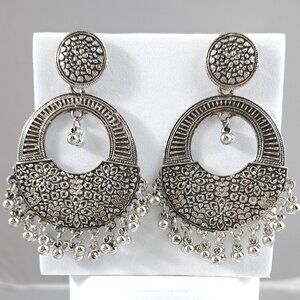 Amazing Silver Tone Earrings!